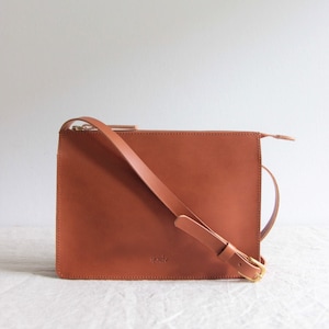 braune Ledertasche // Leder Schultertasche // Leder crossbody bag // Leder Reißverschluss Tasche // Umhängetasche // minimal