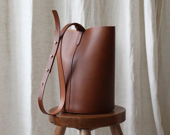 Leather Bucket Bag | sustainable leather bag | Bucket bag | shoulder bag | minimalist shoulder bag | Crossbody bag | purse