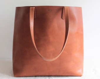 cognac brown leather tote // leather tote bag // leather purse // vegetable tanned leather tote // sustainable leather tote bag //conscious