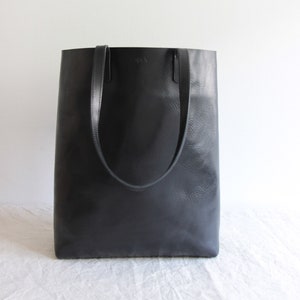 black leather tote // eco leather tote bag // leather purse // vegetable tanned leather tote // sustainable leather tote bag //conscious