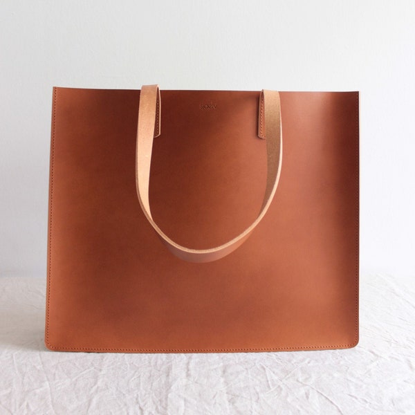 brown leather tote // leather tote bag // leather purse // vegetable tanned leather tote // minimal