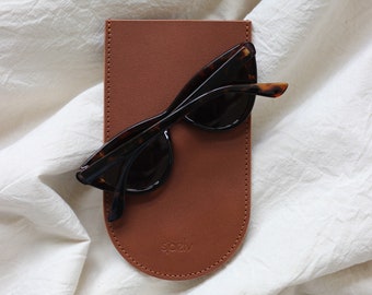 leather glasses case, leather eyewear case, leather sunglasses sleeve, vegetable tanned, brown