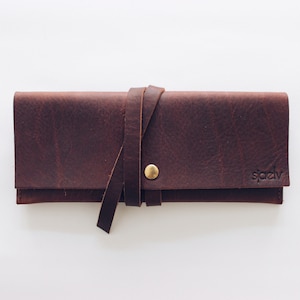 Étui à lunettes de soleil en cuir // Étui en cuir // Étui à lunettes en cuir // Pochette // personnalisable // Initiales // minimal // marron