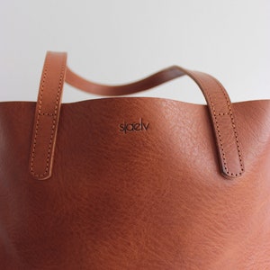 cognac brown leather tote // leather tote bag // leather purse // vegetable tanned leather tote // sustainable leather tote bag //conscious image 3