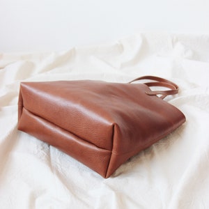 large leather bag, leather tote bag, real leather shopper, sustainable leather bag, leather handbag, shoulder bag, handle bag, cognac brown image 10