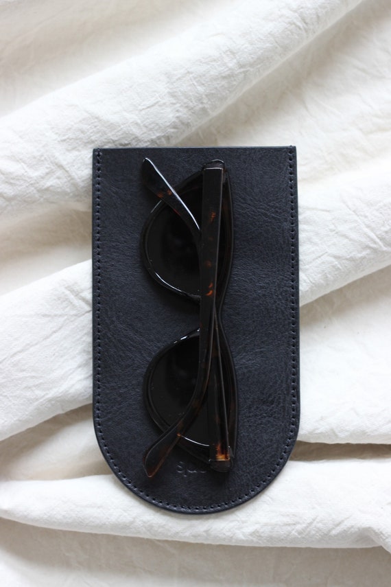 Leder Brillenetui, Leder Sonnenbrillenetui, geometrisches Brillenetui, Leder  Brillenhülle, nachhaltiges Leder, pflanzlich gegerbt, schwarz - .de