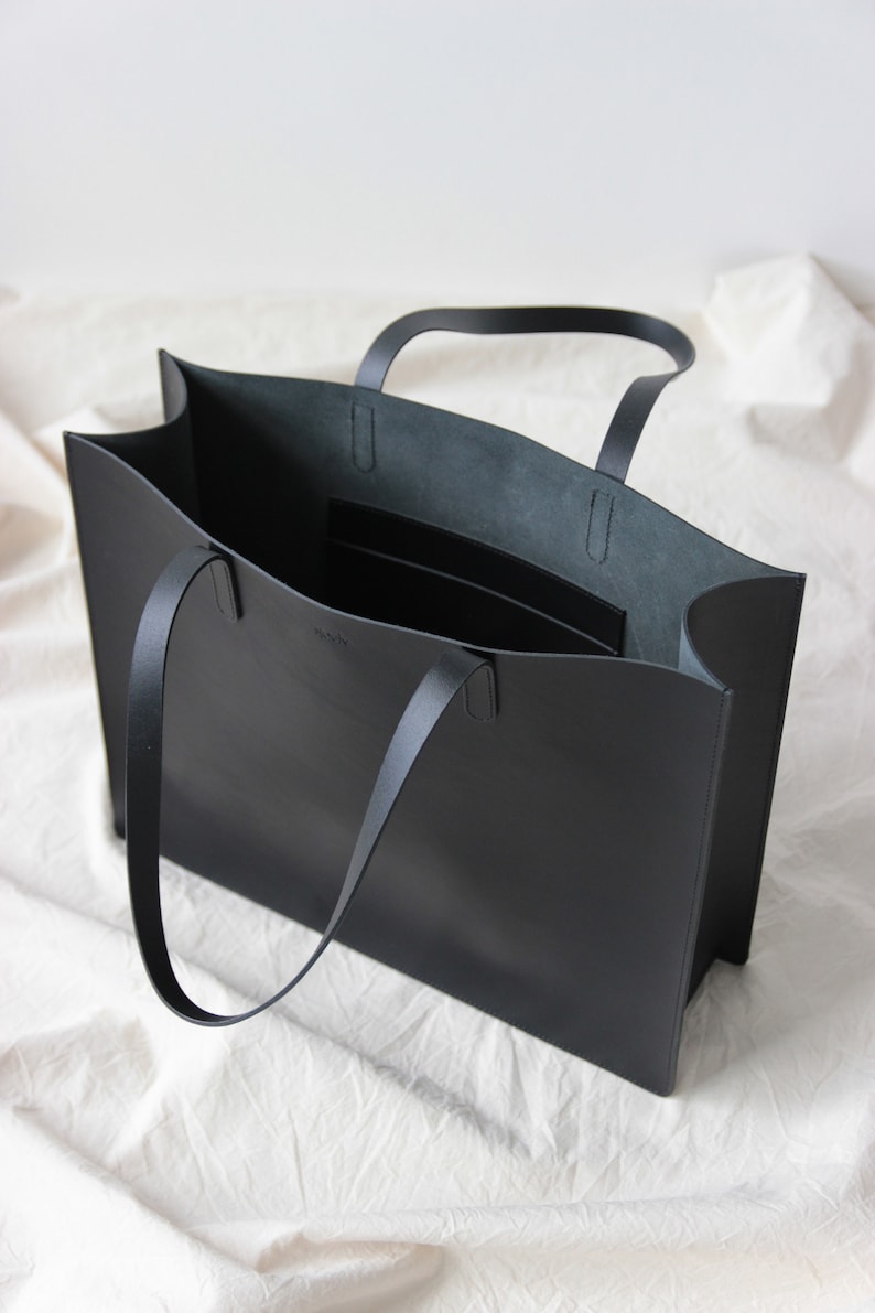 black leather tote // leather tote bag // leather purse // vegetable tanned leather tote // minimal image 4