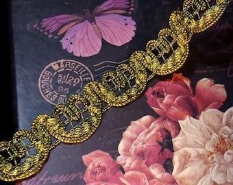 Bordado antiguo, encaje metálico dorado con lazos, diseño de guirnalda, trenza de hilo metálico, c. 1920, 3/4" de ancho, alto contenido de metal, BTY ValuesForEver