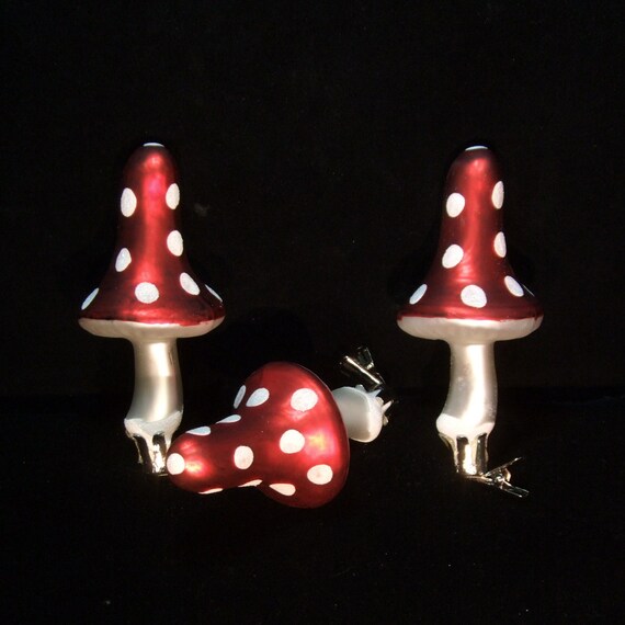 DOUBLE RED MUSHROOMS POLISH GLASS CHRISTMAS ORNAMENT WHITE POLKA DOTS