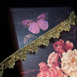 Vintage Antique Gold Metallic Lace Trim, passementerie brocade edge in fan shape waves for lampshade pillow costume drapery 5/8&quot; wide