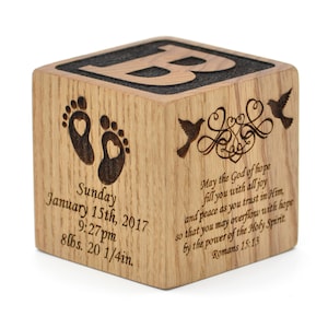 Personalisierte Baby Block Holz Baby Block Baby Andenken Neugeborenen Cube Kinderzimmer Dekor Baby Boy Geschenk Baby Mädchen Geschenk Baby Alter Block Baby Dusche