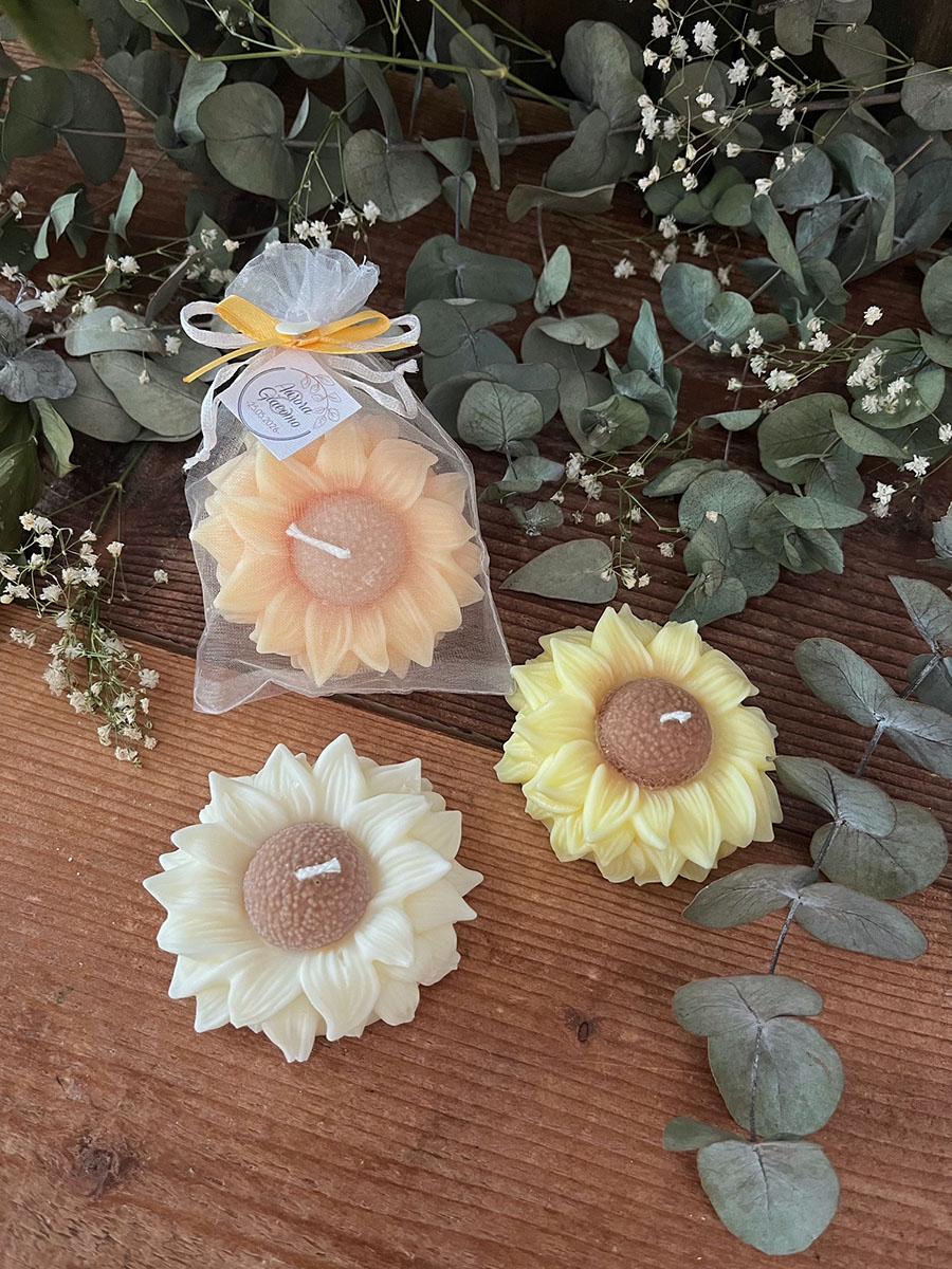 Set 12 pezzi, Bomboniera bouquet rosellina con foglie (diametro 6cm.) x