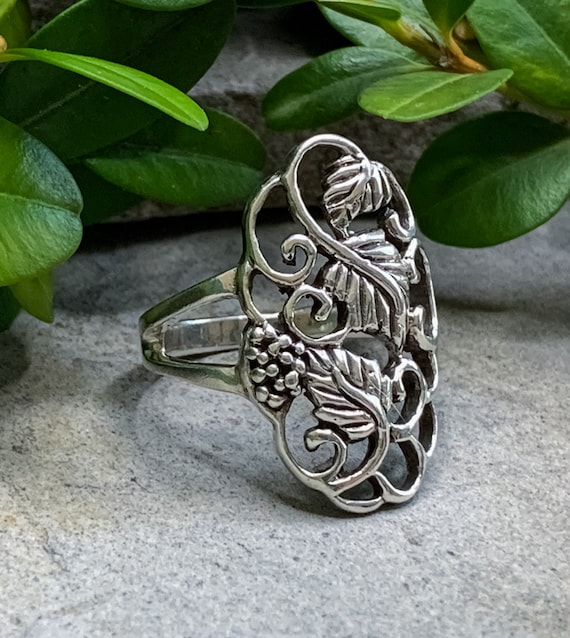 Vintage Sterling Silver Grape Vine Ring Size 8.5/ Vin… - Gem