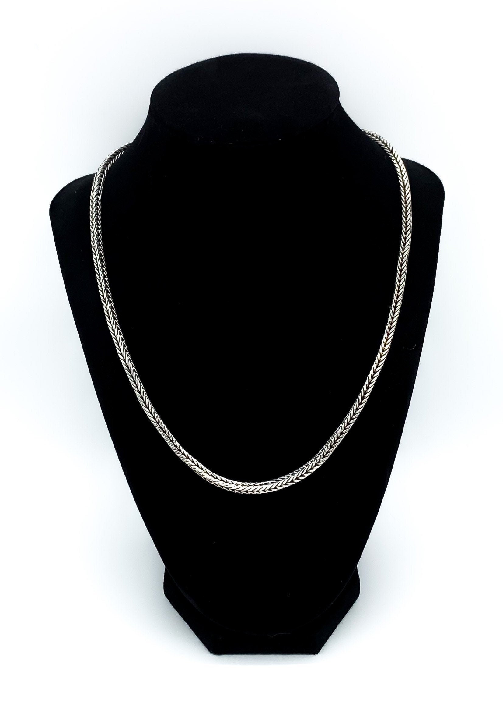 Bestgoldshop Solid Sterling Silver Reversible Fox Tail & Textured Herringbone Chain Necklace, Made In Italy (Selectable Length)