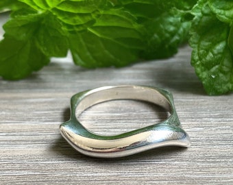 Vintage Modernist Sterling Silver Abstract Band Ring Size 7/ Sterling Silver Wave Ring/ Vintage Sterling Silver Ring/ Modernist Band Ring
