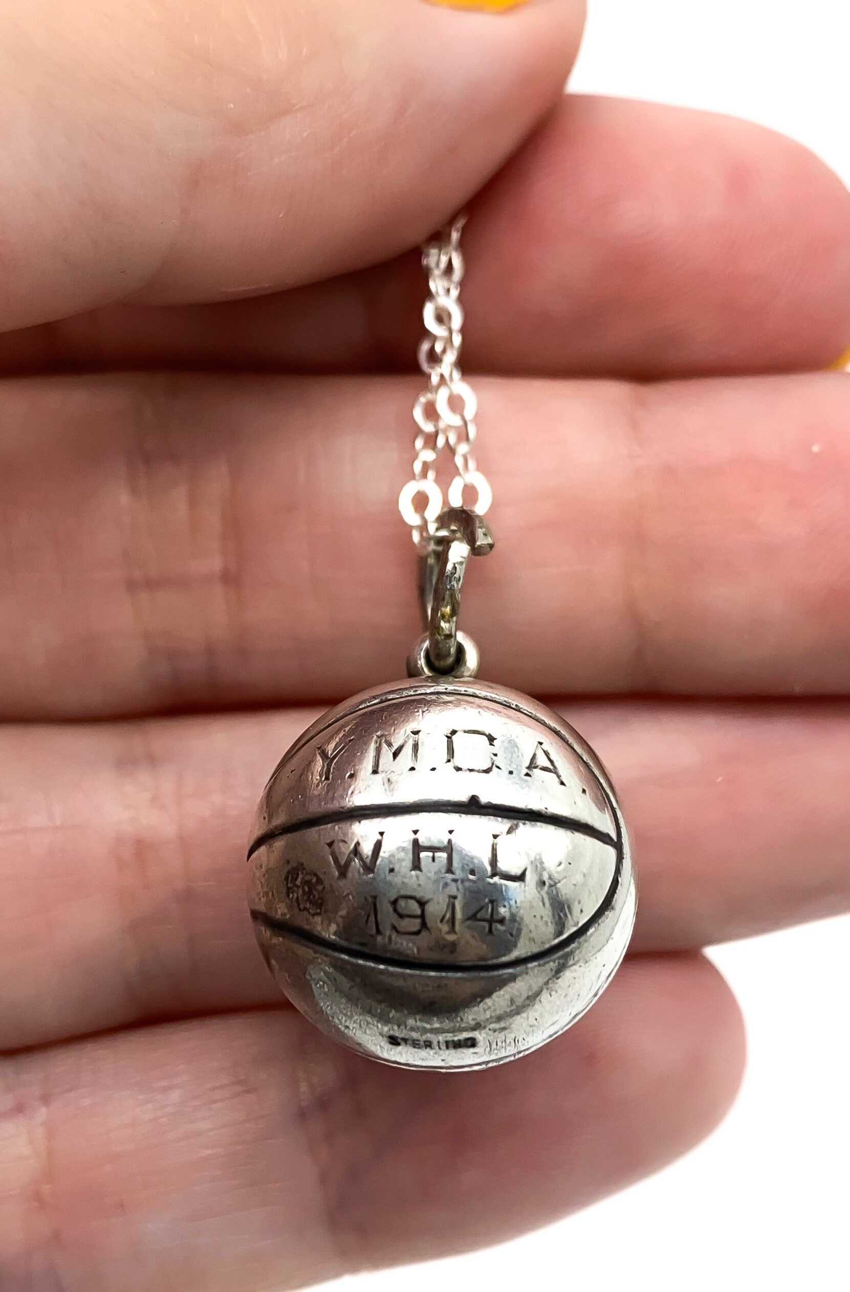 Pendentif/Petite médaille sport - Basket Criterium National 1945