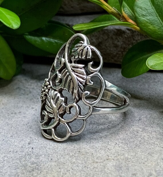 Vintage Sterling Silver Grape Vine Ring Size 8.5/ Vin… - Gem