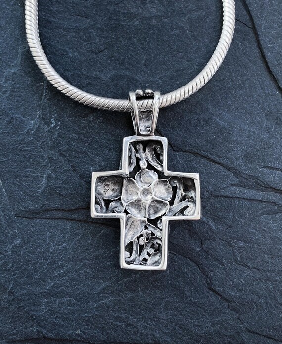 Vintage Taxco Sterling Silver Floral Cross Pendant Ne… - Gem