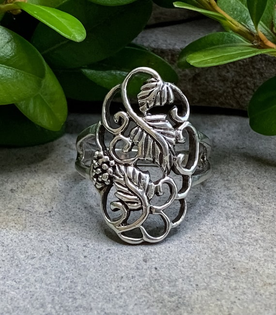 Sterling Silver Grape Vine Ring Sterling Silver Grape Vine Ring