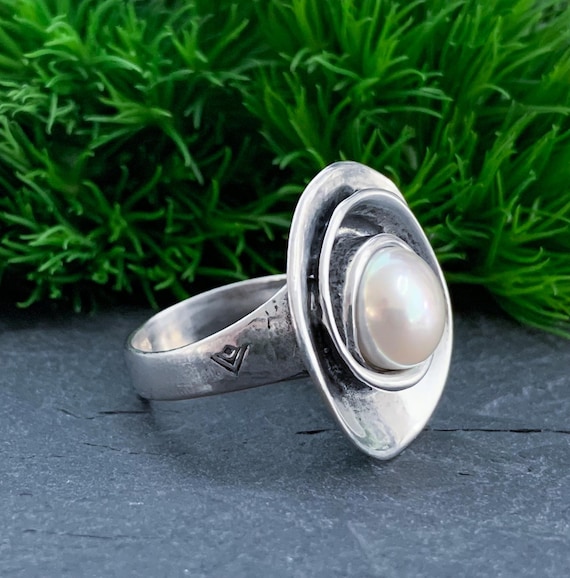 Vintage Modernist Sterling Silver Cultured Pearl Ring Size