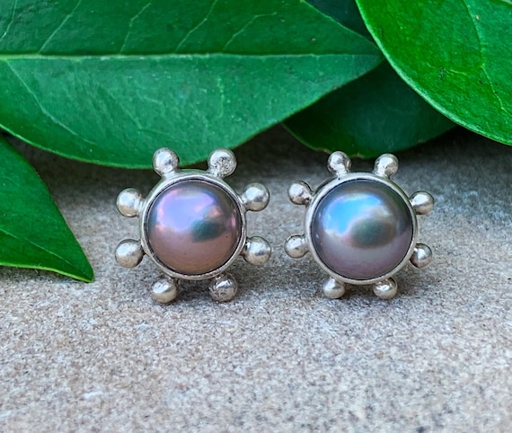 Vintage Modernist Sterling Silver Purple Pearl Stud Earrings/ Pearl Earrings/ Sterling Pearl Earrings/ Pearl Stud Earrings/ Vintage Earrings