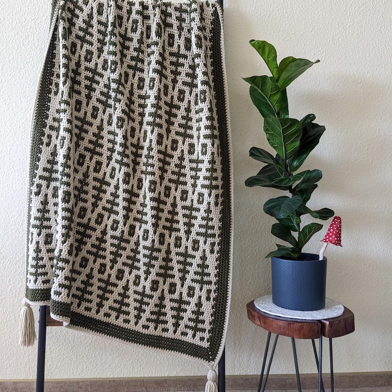 Mosaic Pattern Print Hooded Blanket