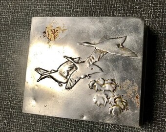 Cool Embossed Mid Mod Tin with Geese