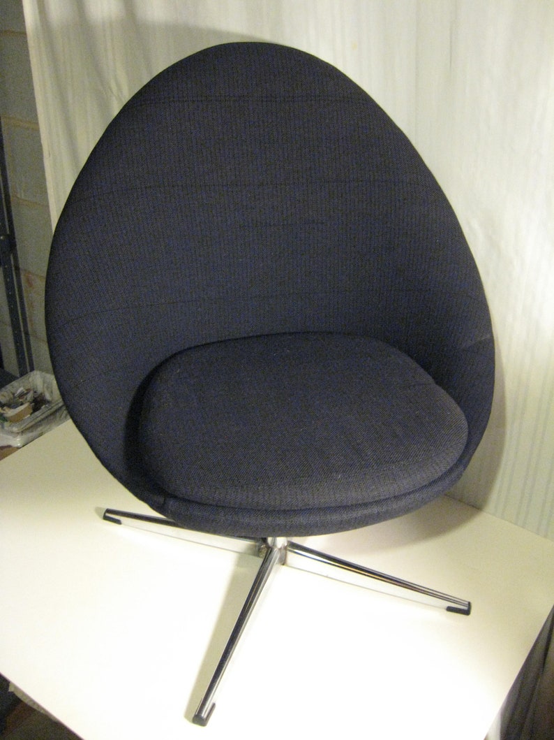 Cool Overman Mid Mod Egg Shaped Swivel Chair