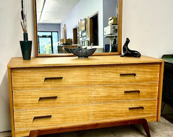 Vintage I Love Lucy Fashion Trend by Johnson Carper Dresser and Mirror (See shipping info in the description)