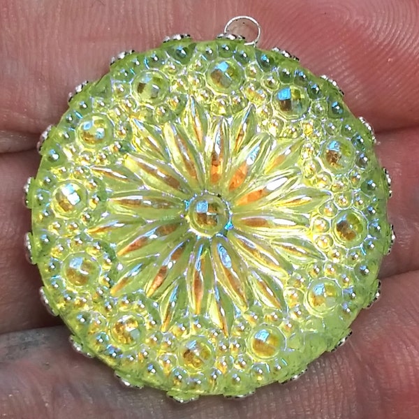 Beautiful hand made 1 inch Czech art glass button pendant for your creations uranium glass Vaseline glass art deco lots of sparkle