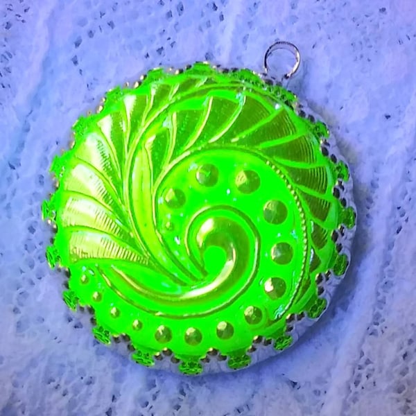 Beautiful hand made 1 inch Czech art glass button pendant for your creations uranium glass Vaseline glass art deco feather swirl