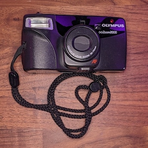 Olympus Infinity Zoom 2000 35mm Point & Shoot Camera