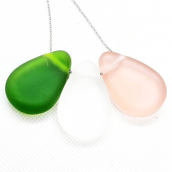 Collier en verre à lampes gravées tricolore de Terre-Neuve