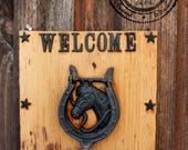 Unique Western Door Knocker Rustic Door Knocker On A Old Wood Horse Cast Iron Rustic Door Knocker n Horseshoe Handle Rustic Front Door Decor