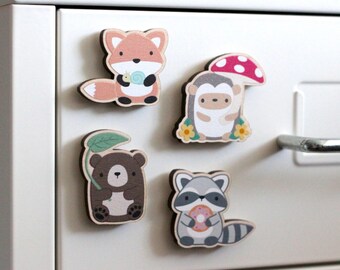 Waldtiere Holz Magnet Set. Bär, Fuchs, Igel und Waschbär Holzmagnet. Tier-Kühlschrank-Magnet. Niedliche Küchen Deko. Pilz Magnet