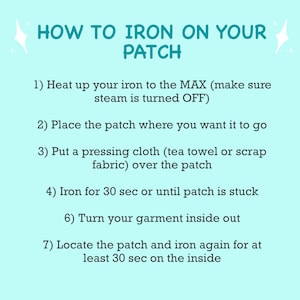 Puede incluir: Un gr&aacute;fico azul claro con el texto "HOW TO IRON ON YOUR PATCH" e instrucciones sobre c&oacute;mo planchar un parche. Las instrucciones incluyen calentar la plancha, colocar el parche y planchar durante 30 segundos.
