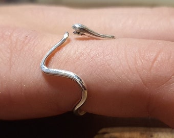 Sterling silver snake ring model that bites its tail, adjustable