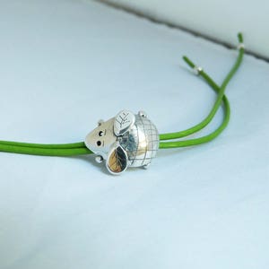 collier enfant souris aux ailes de mouche en argent massif , pièce unique bolo tie drole image 1