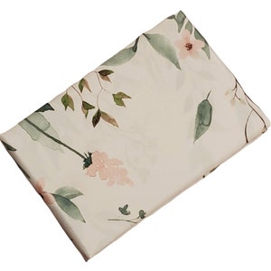 Beautiful Floral Fabric Tablecloth Indoor Outdoor Spillproof Stain Resistant 60&quot; x 104&quot; Brand New