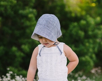 baby bonnet girl boy / baby sun bonnet / reversible bonnet / baby hat / beach sun hat / sunbonnet / chambray denim bonnet / brimmed bonnet