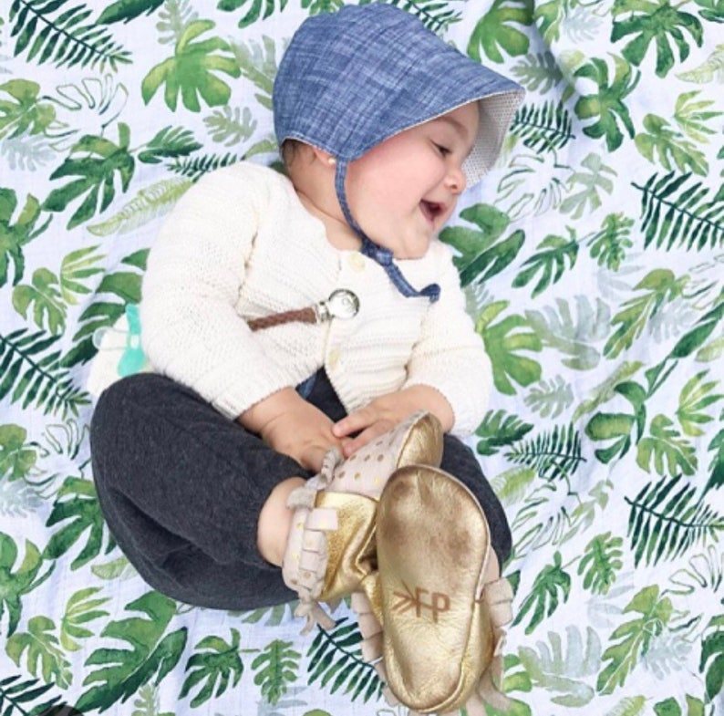 baby bonnet girl boy / baby sun bonnet / reversible bonnet / baby hat / beach sun hat / sunbonnet / chambray denim bonnet / brimmed bonnet image 4