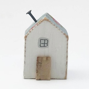 Miniature Wooden Cottage White House Ornament Tiny Gifts