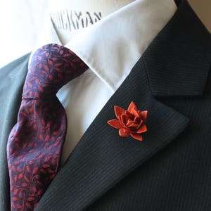 Succulent flower Lapel Pin for Men, wedding boutonniere, Blood Orange Alcantara®, men flower lapel pin for Dapper Men, Groom & Groomsmen