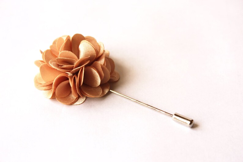 JUNMEIDO - 4 Boutonnières Mariage Homme En Soie Artificielle - Fleur Blanche Avec Perles - Avec Épingle Et Clip
