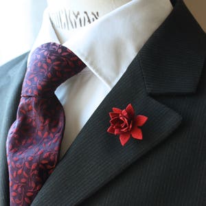 Succulent flower Lapel Pin for Men, wedding boutonniere, Crimsom Red Alcantara®, men flower lapel pin for Dapper Men, Groom & Groomsmen