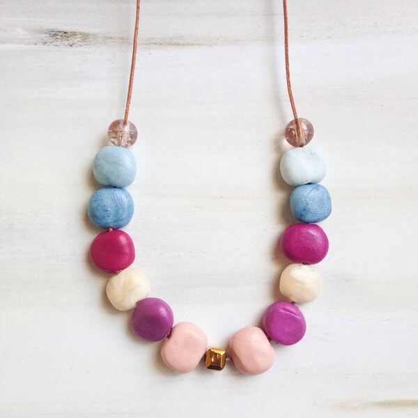 Joyería de la perla única / / collar de cuentas de arcilla polimérica / azul y rosa granos / / joyería de cuentas / / rosa perla joyería / regalo para ella / / regalo para mamá