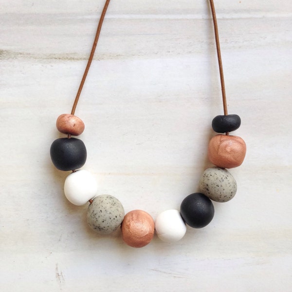 Redonda Perla joyas / / collar de cuentas de arcilla polimérica / / cuentas multicolor / / joyería del grano / negro blanco joyería del grano / / concreto granos de cobre / / Gif