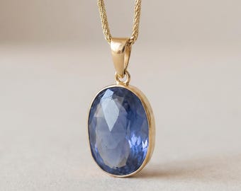 Collana in iolite oro 14 carati: ciondolo con pietra preziosa taglio rosa, fatto a mano