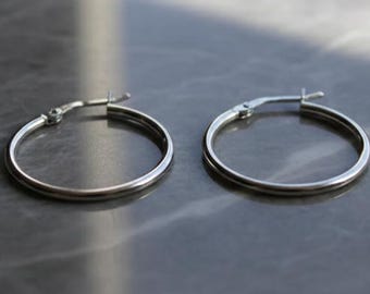 14K White Gold Hoop Earrings: Lightweight Minimalist Jewelry (22mm)