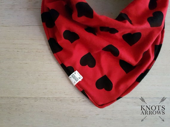 red dribble bib